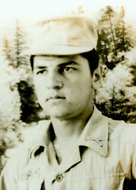 شهید غلامحسین شکارچیان